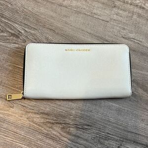 Marc Jacobs Women’s wallet BIFOLD . Dove/Navy Wallet